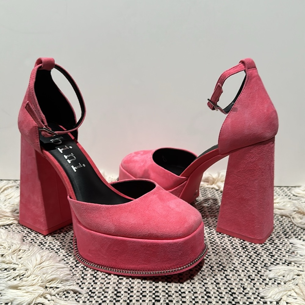 Gianni Bini Otten Suede Ankle Strap Platform Pumps - Picture 11 of 11